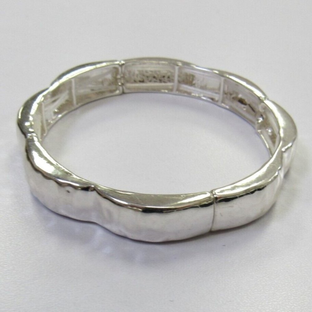 Pretty Silver Hammered Texture Stretch Bangle Bracelet
